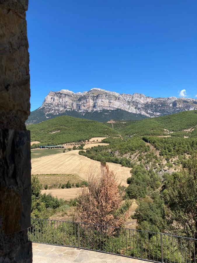 Vistas A La Montana En Un Pueblo Con Encanto. El Pueyo de Araguás Exterior photo