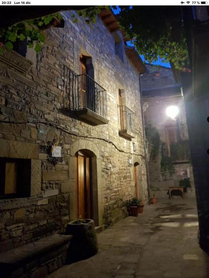 Vistas A La Montana En Un Pueblo Con Encanto. El Pueyo de Araguás Exterior photo