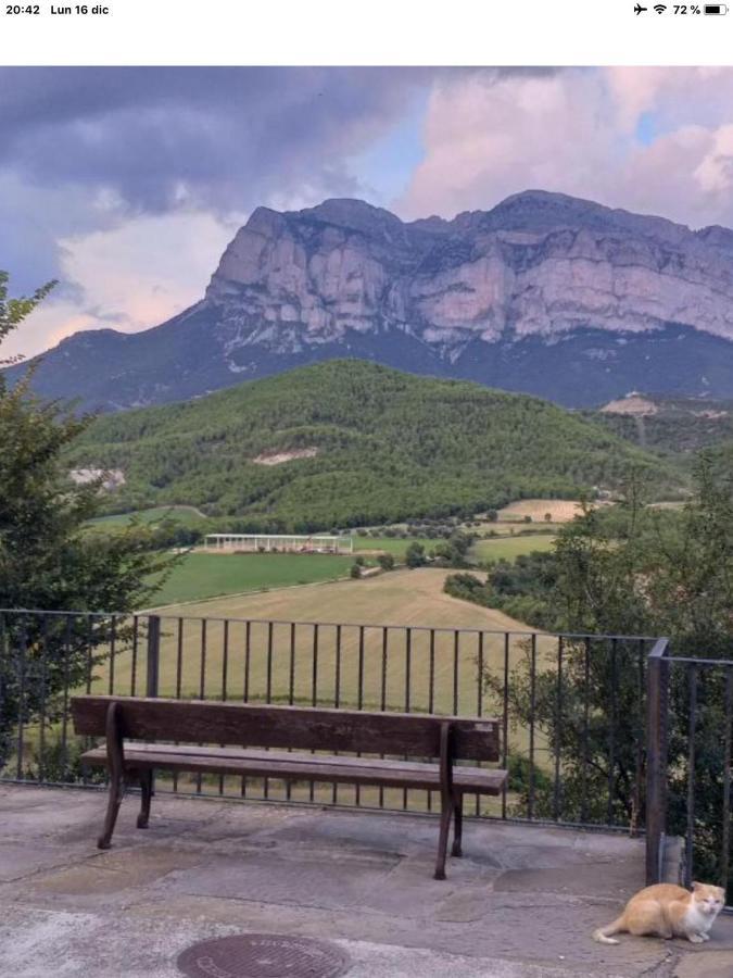 Vistas A La Montana En Un Pueblo Con Encanto. El Pueyo de Araguás Exterior photo