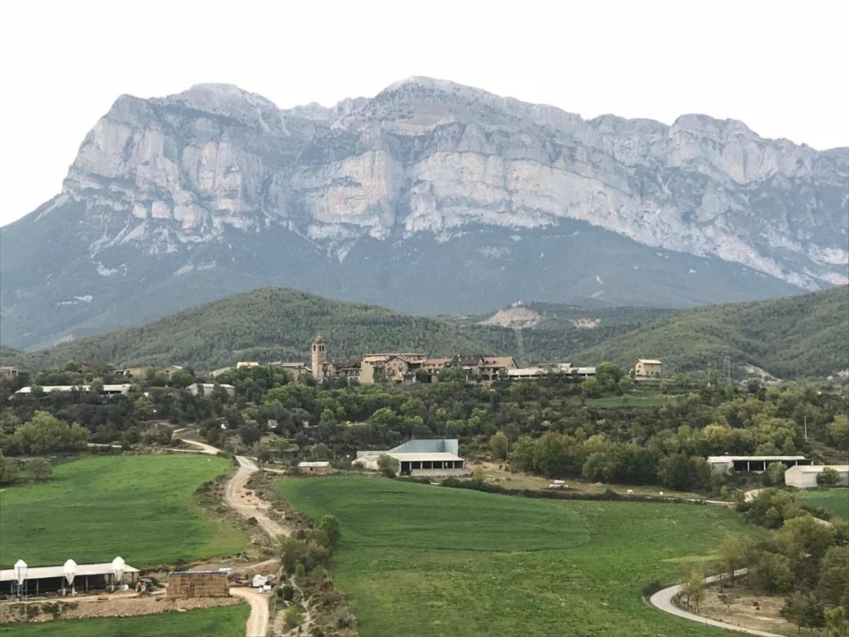 Vistas A La Montana En Un Pueblo Con Encanto. El Pueyo de Araguás Exterior photo