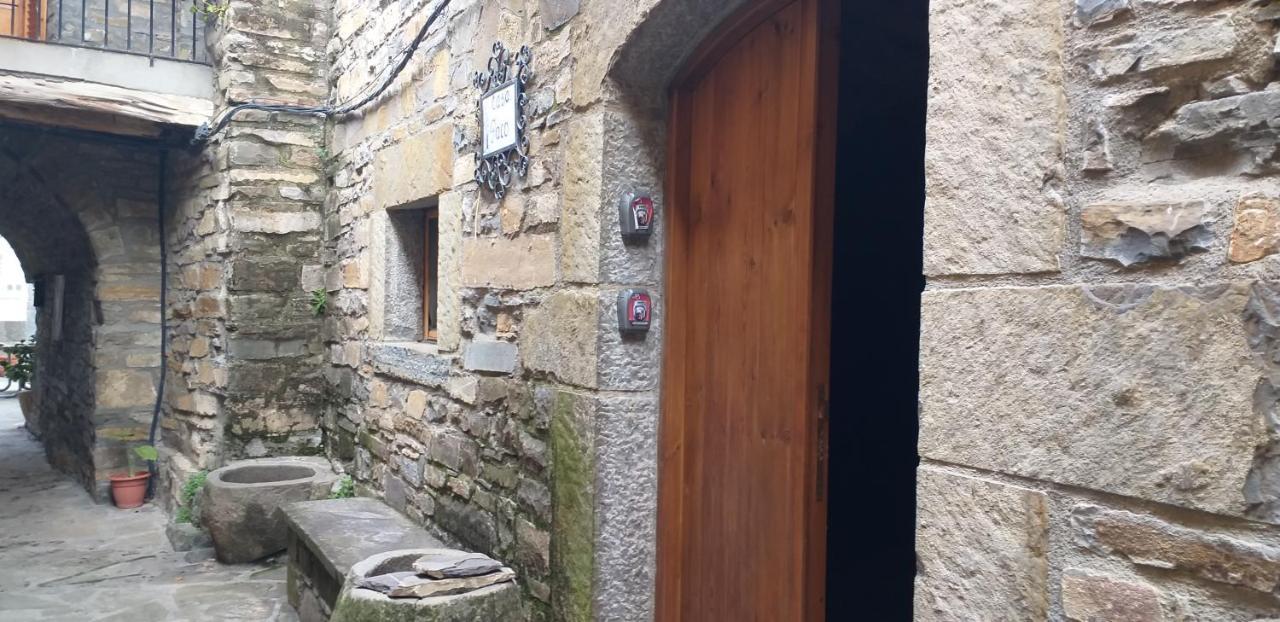 Vistas A La Montana En Un Pueblo Con Encanto. El Pueyo de Araguás Exterior photo